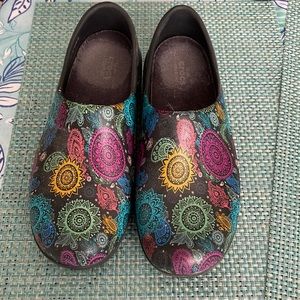 Used CROC work clogs